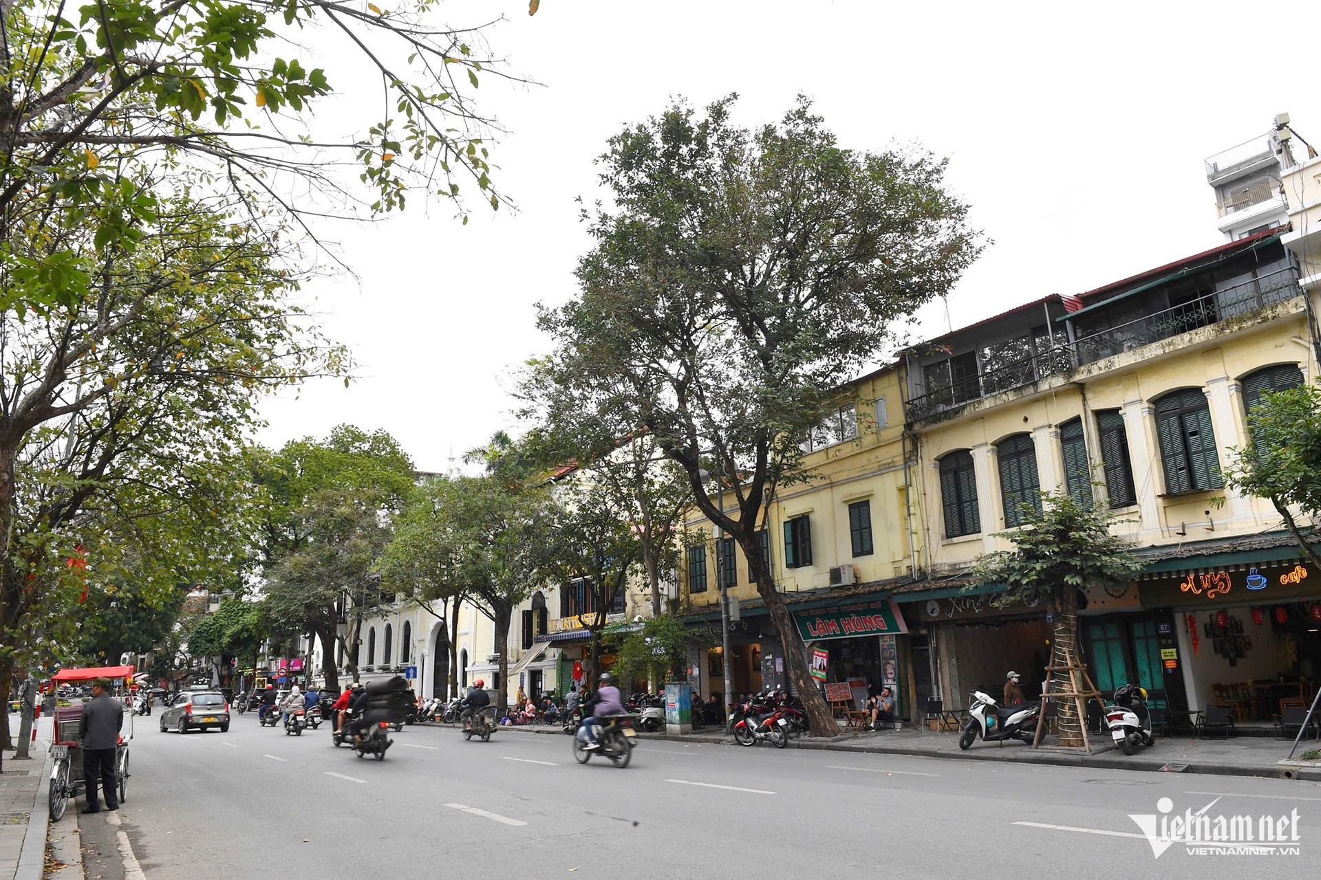 hoan kiem lake3.jpg