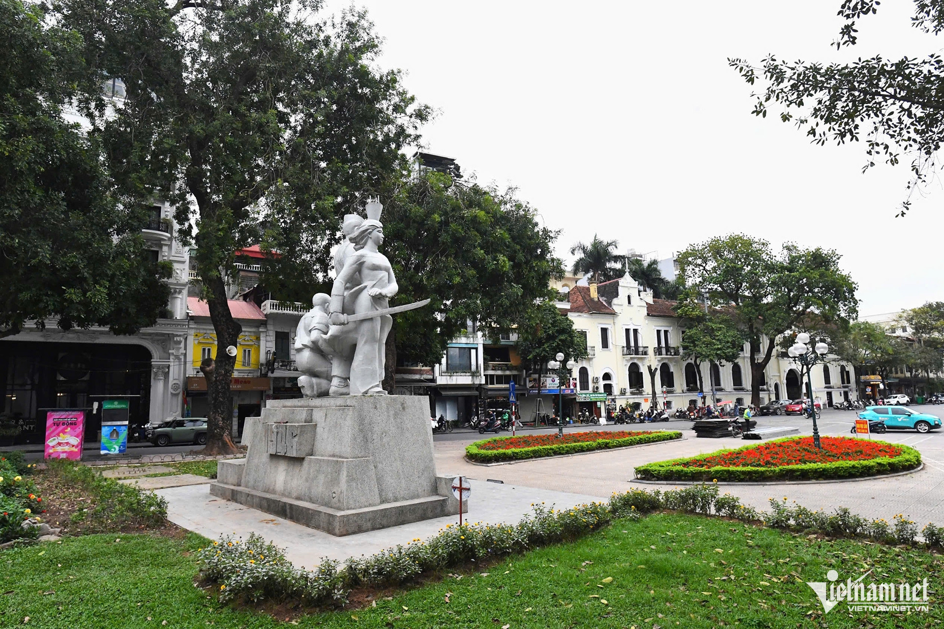 hoan kiem lake7.jpg