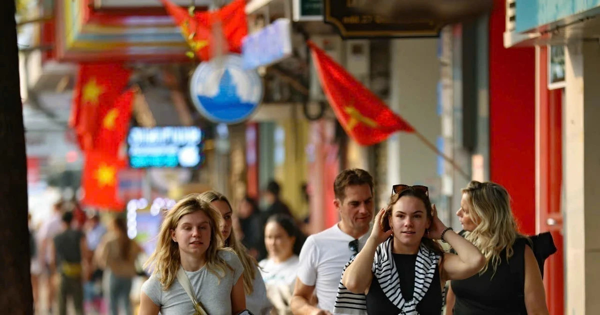 Vietnam to waive visas for citizens from 12 countries