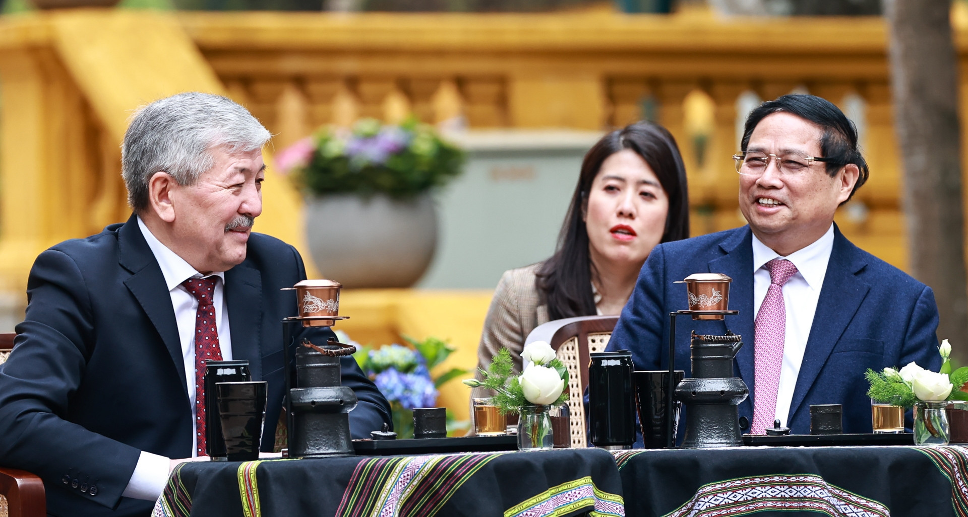 Vietnamese and Kyrgyz Prime Ministers visit Ho Chi Minh’s Stilt House