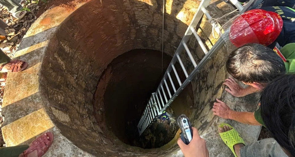 Vietnamese police rescue 62-year-old man from 10-meter-deep well in Ba Ria City