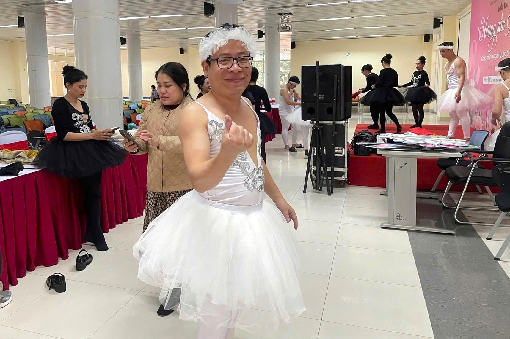 thay giao mac vay (1).jpg