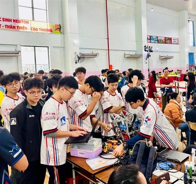 Vietnam’s GreenAms Robotics triumphs, advances to Global VEX Robotics finals