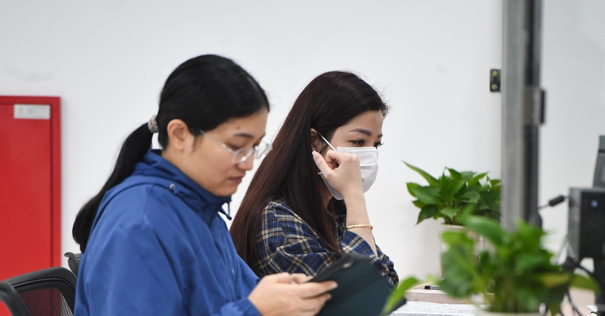 Debate heats up over qualifications for commune-level officials in Vietnam