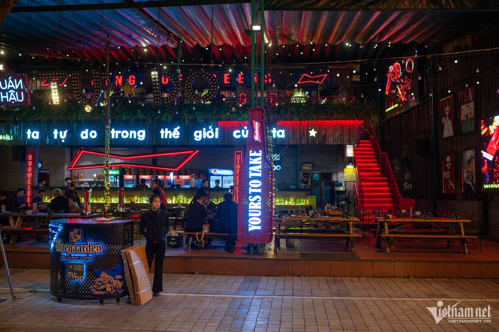 hanoi pedestrian road11.jpg