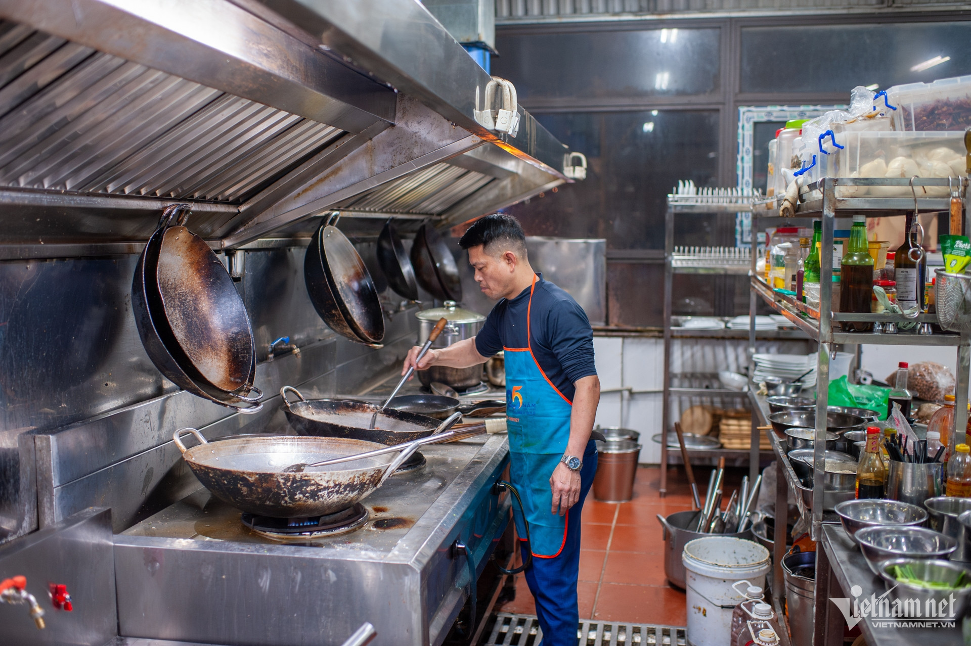 hanoi pedestrian road4.jpg