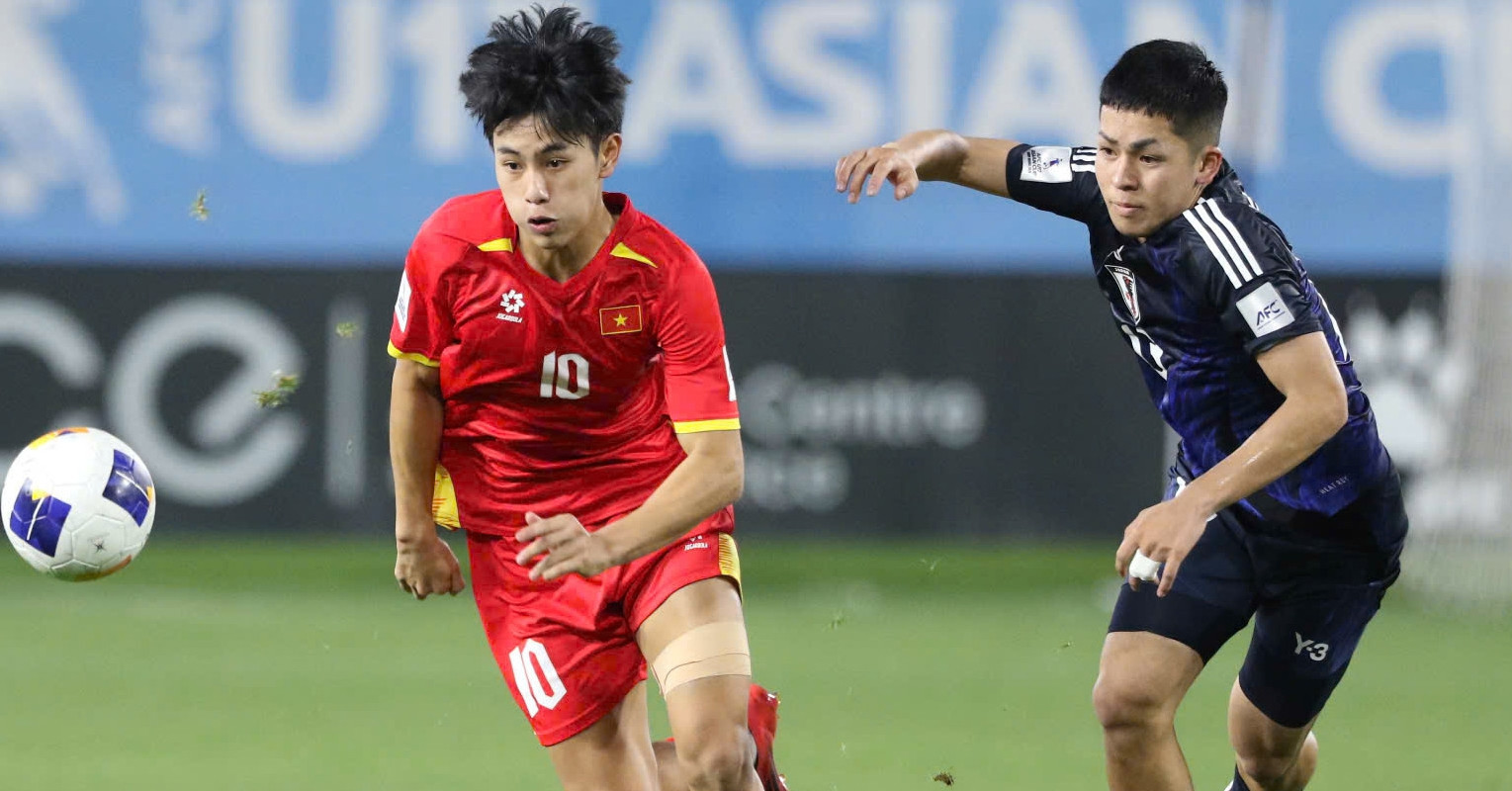 PM Pham Minh Chinh praises U17 Vietnam, urges victory in key AFC match