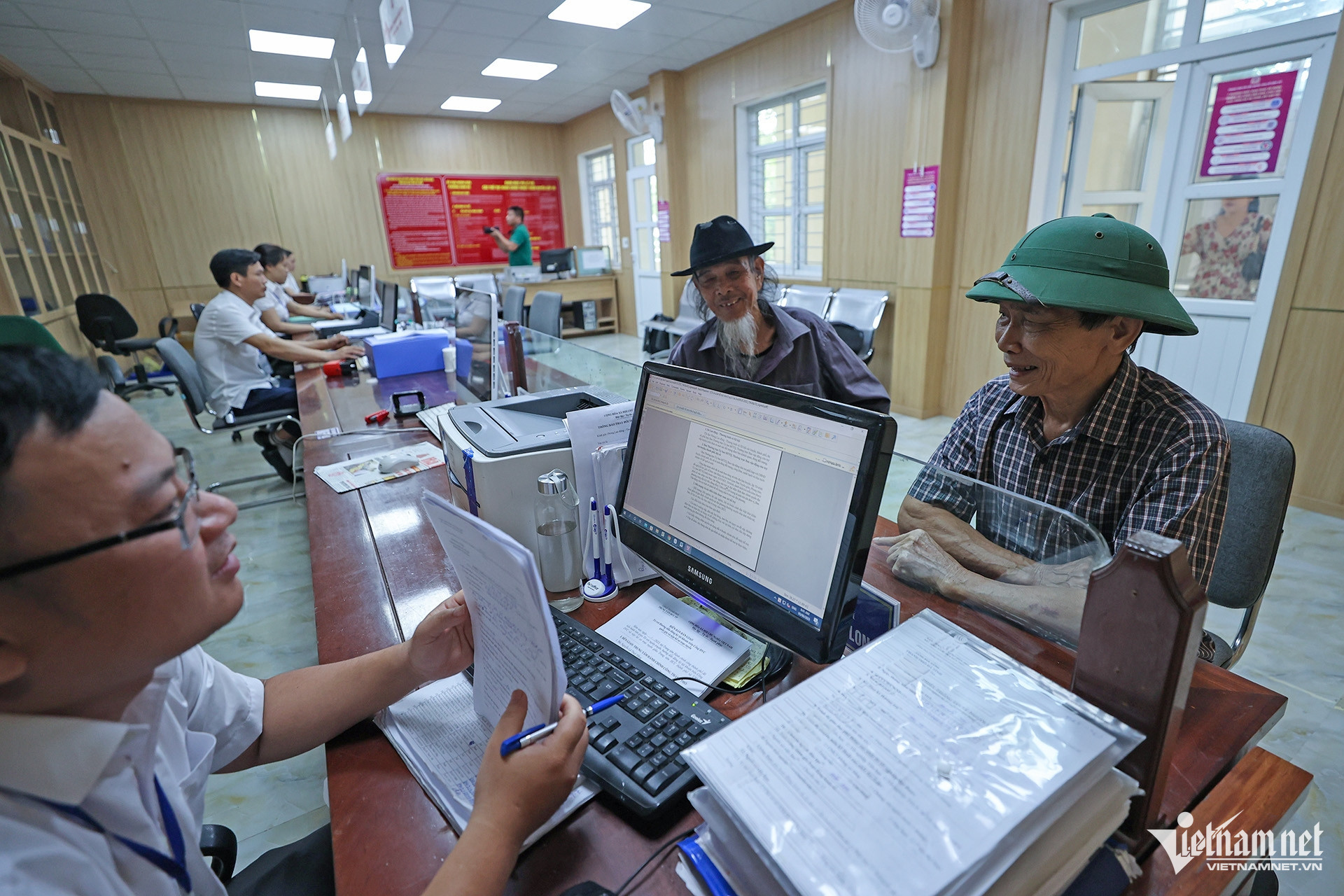 chu tich tinh LAD.jpg