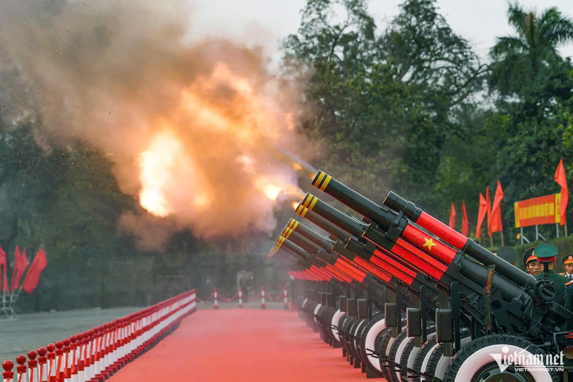 W-bắn đại bác.jpg