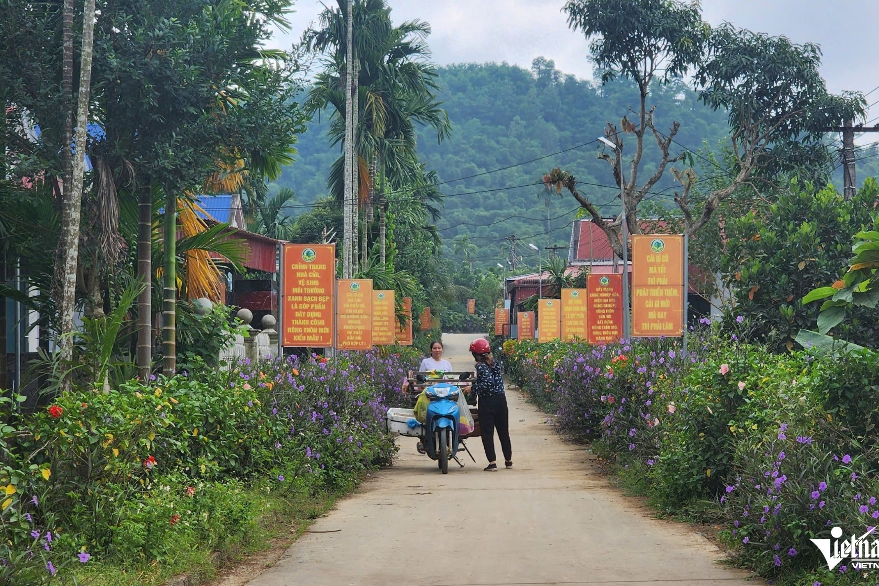 Senior officials fear losing their career track as districts face abolition