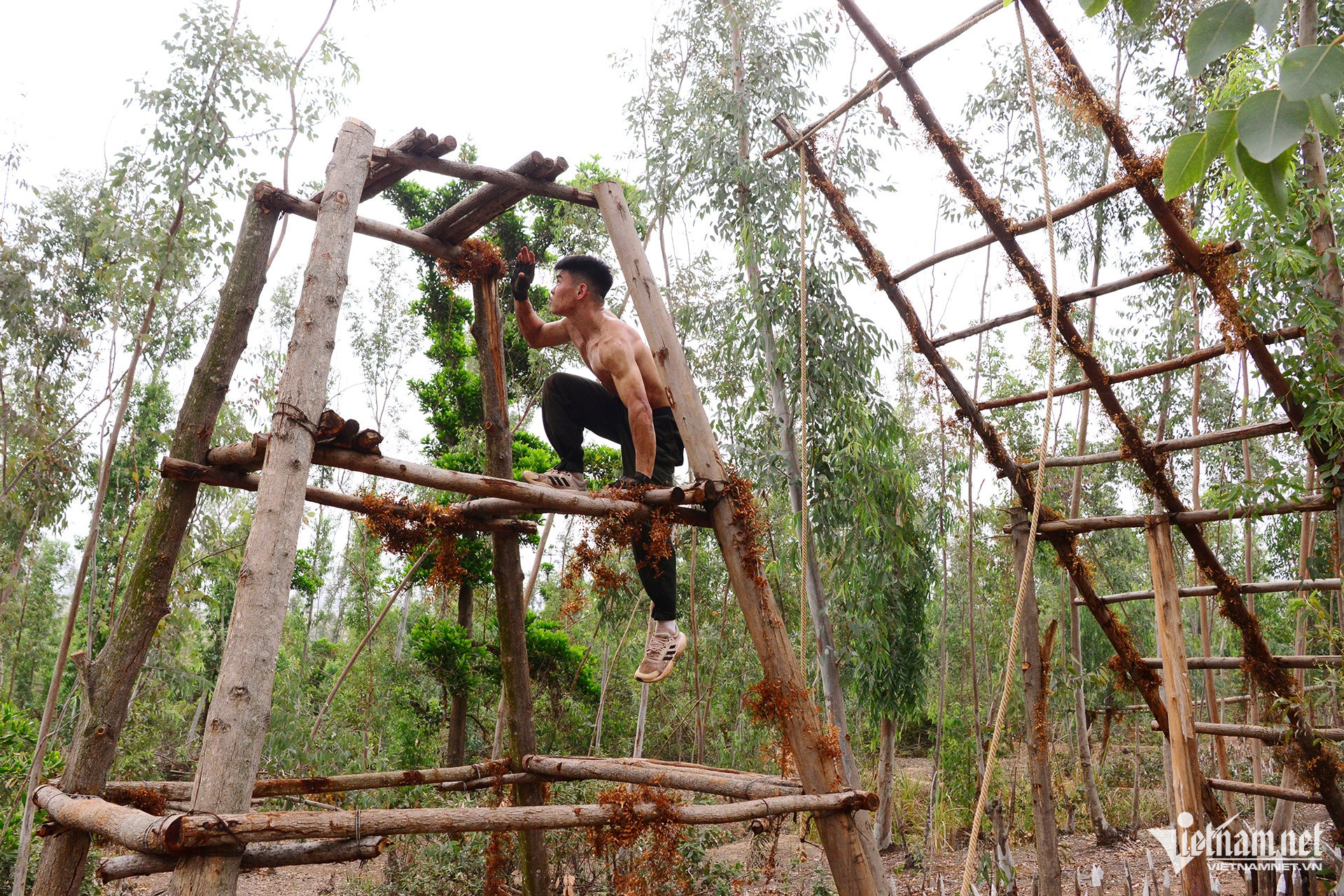 vietnam police11.jpg