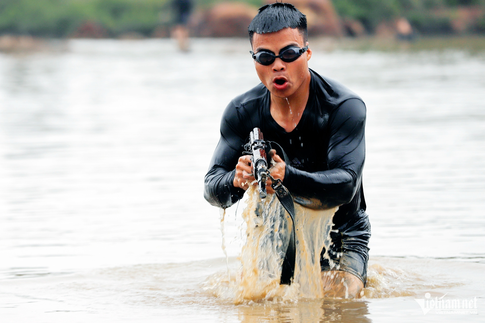 vietnam police14.jpg