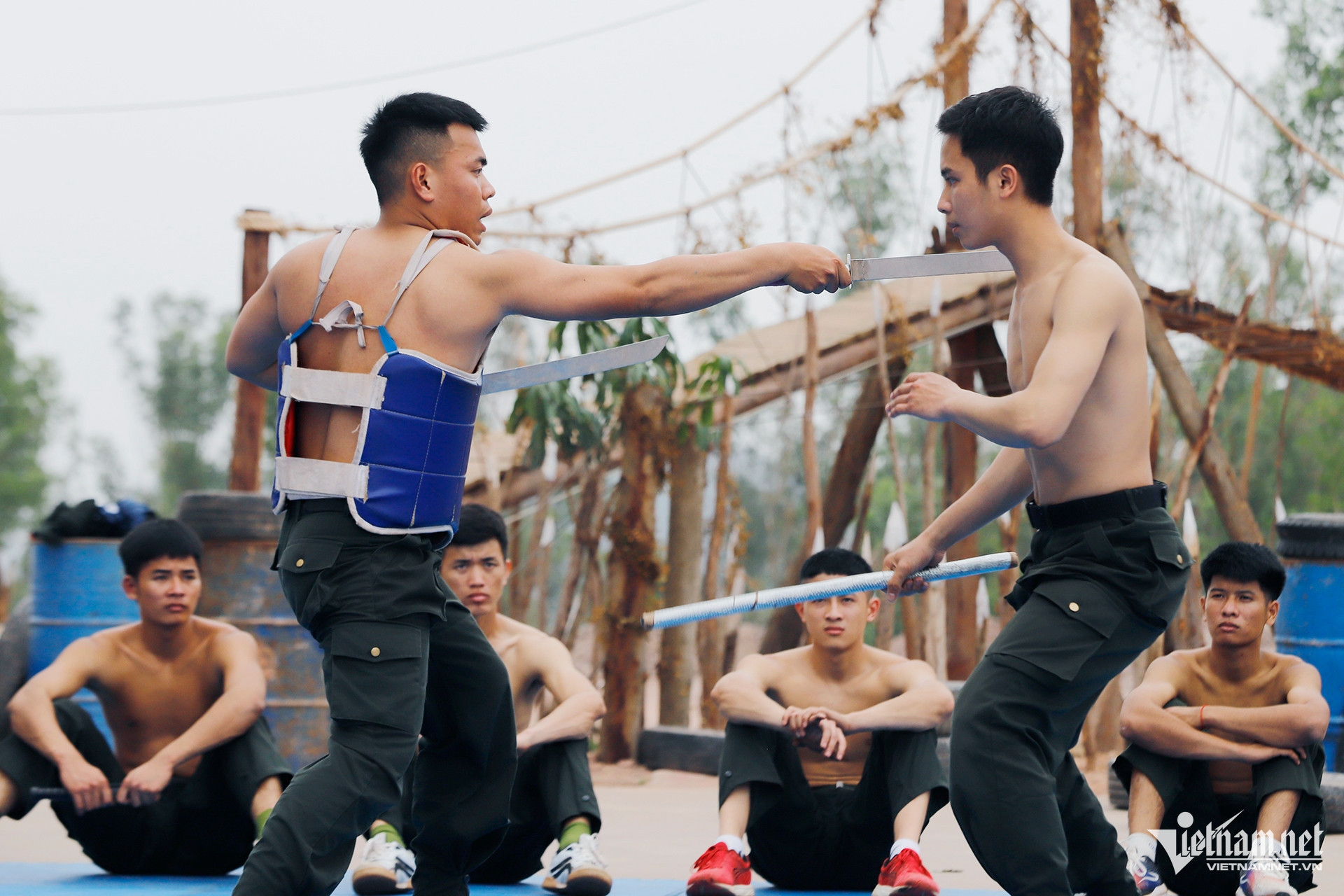 vietnam police15.jpg