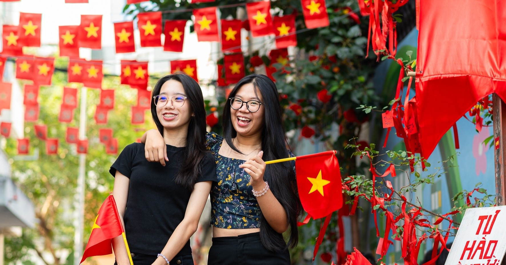 Ho Chi Minh City alley becomes hotspot for patriotic photos