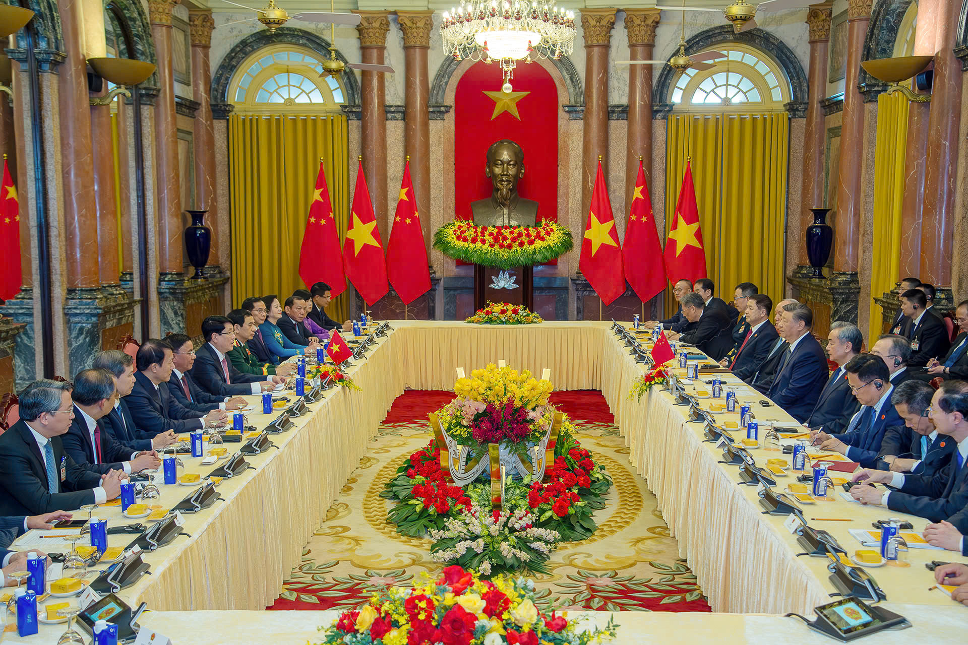 CTN Lương Cường gặp TBT Tập Cận Bình.jpg