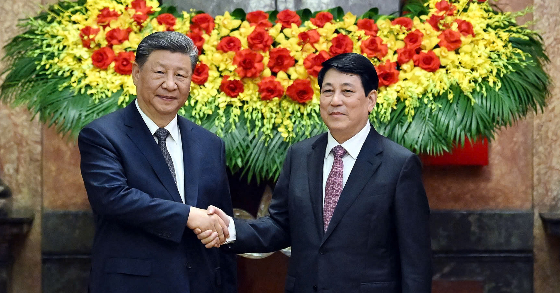 Vietnam and China vow to deepen ties in historic leaders' meeting