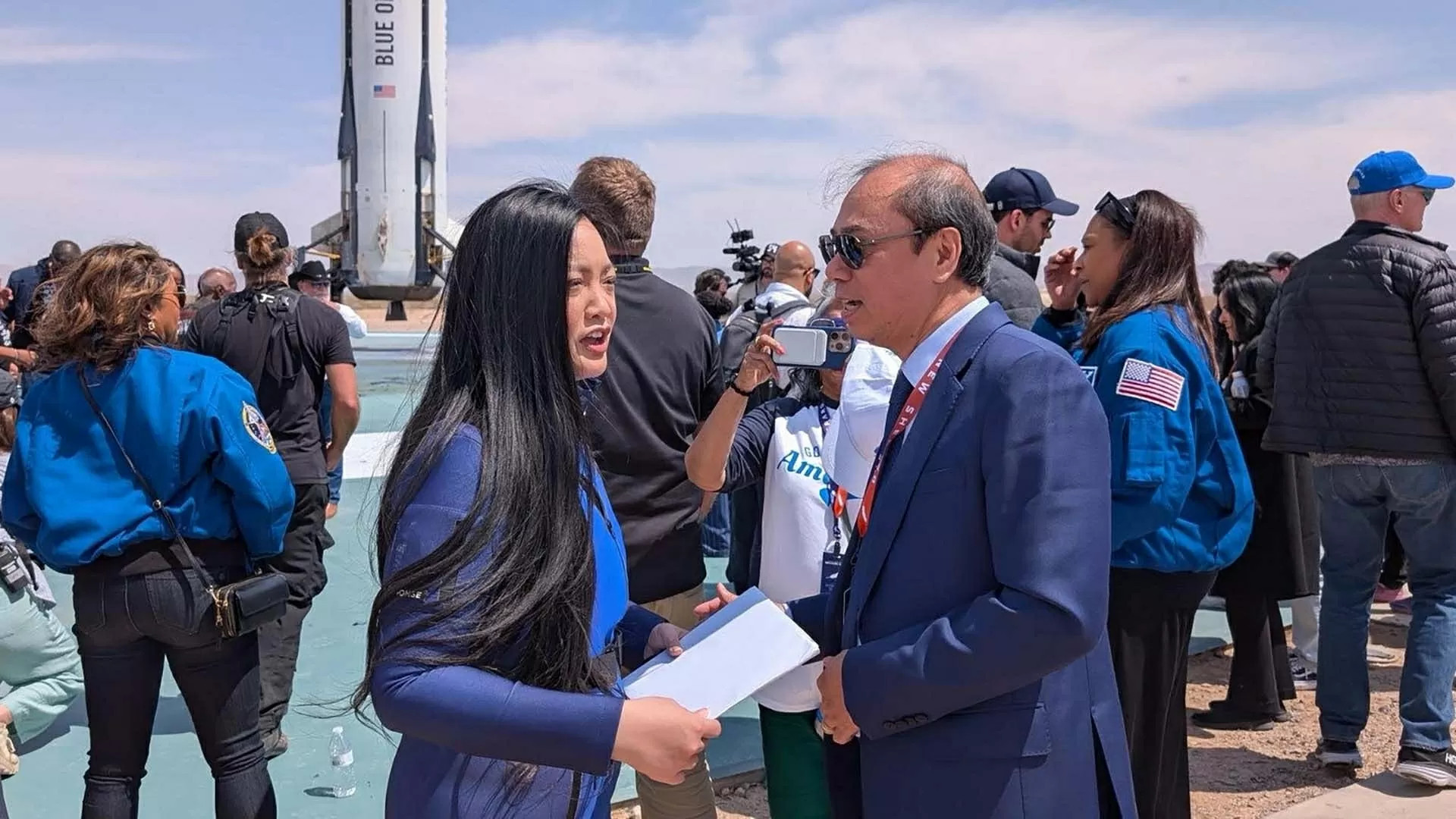 dai su viet nam tai hoa ky trao thu cua chu tich nuoc luong cuong cho nguoi phu nu goc viet dau tien bay vao vu tru 20250416085438.webp