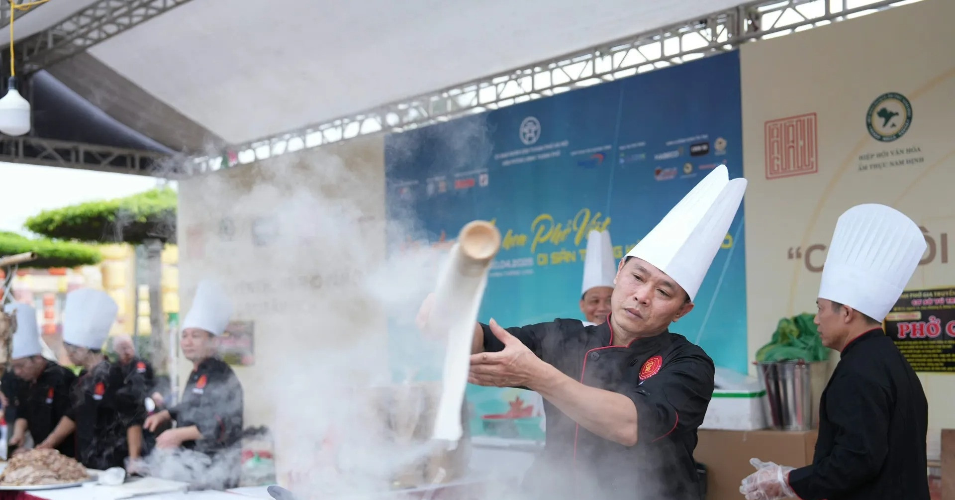 Vietnam’s pho honored as national heritage at high-tech festival