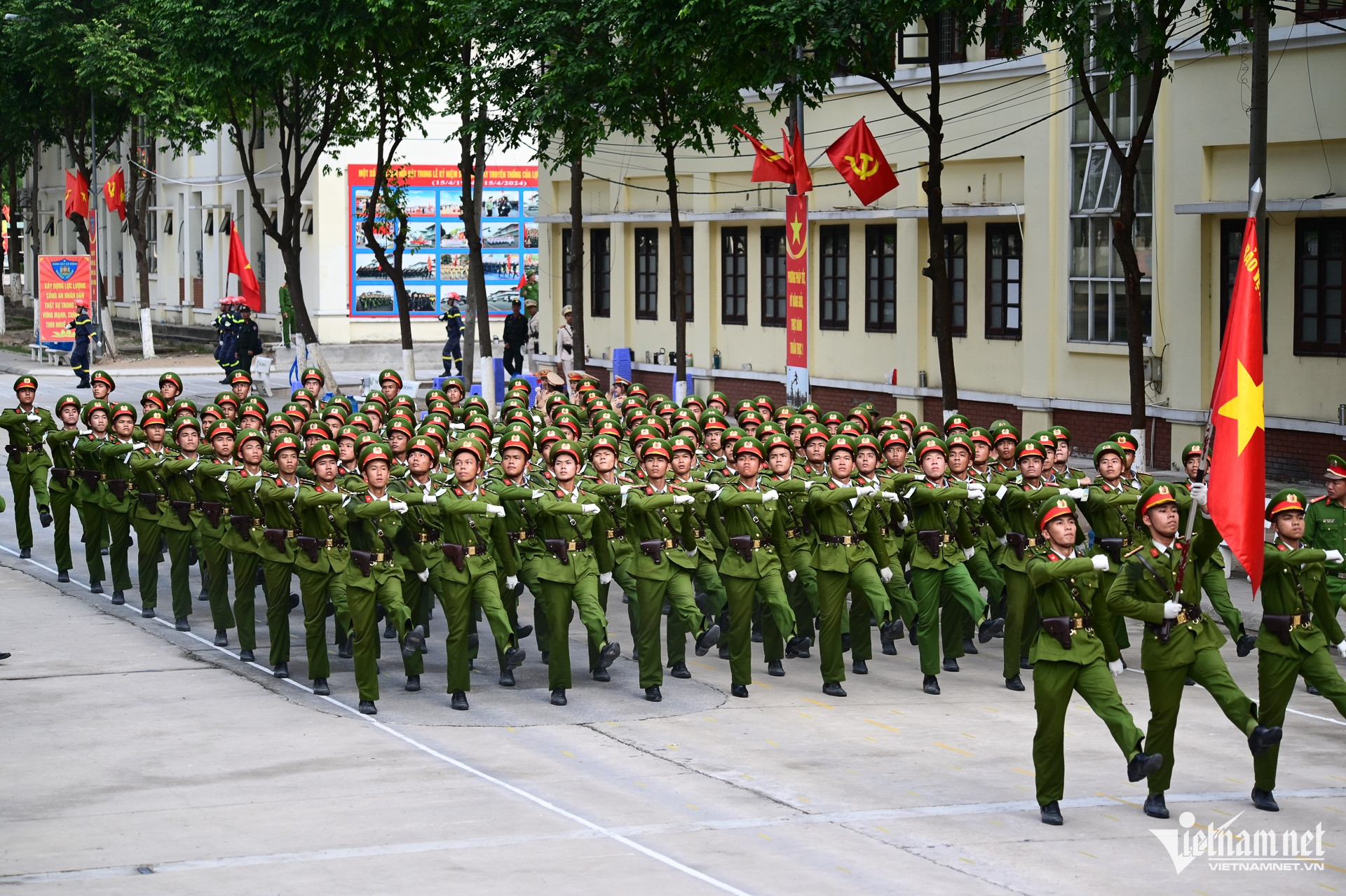 w dieu binh cscd nguyen hue 75 27523.jpg