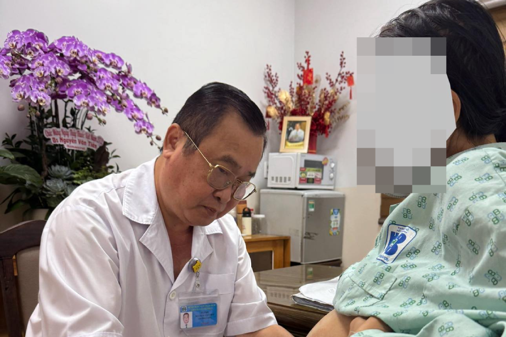 Doctor asks wife for money to help save poor patients without health insurance