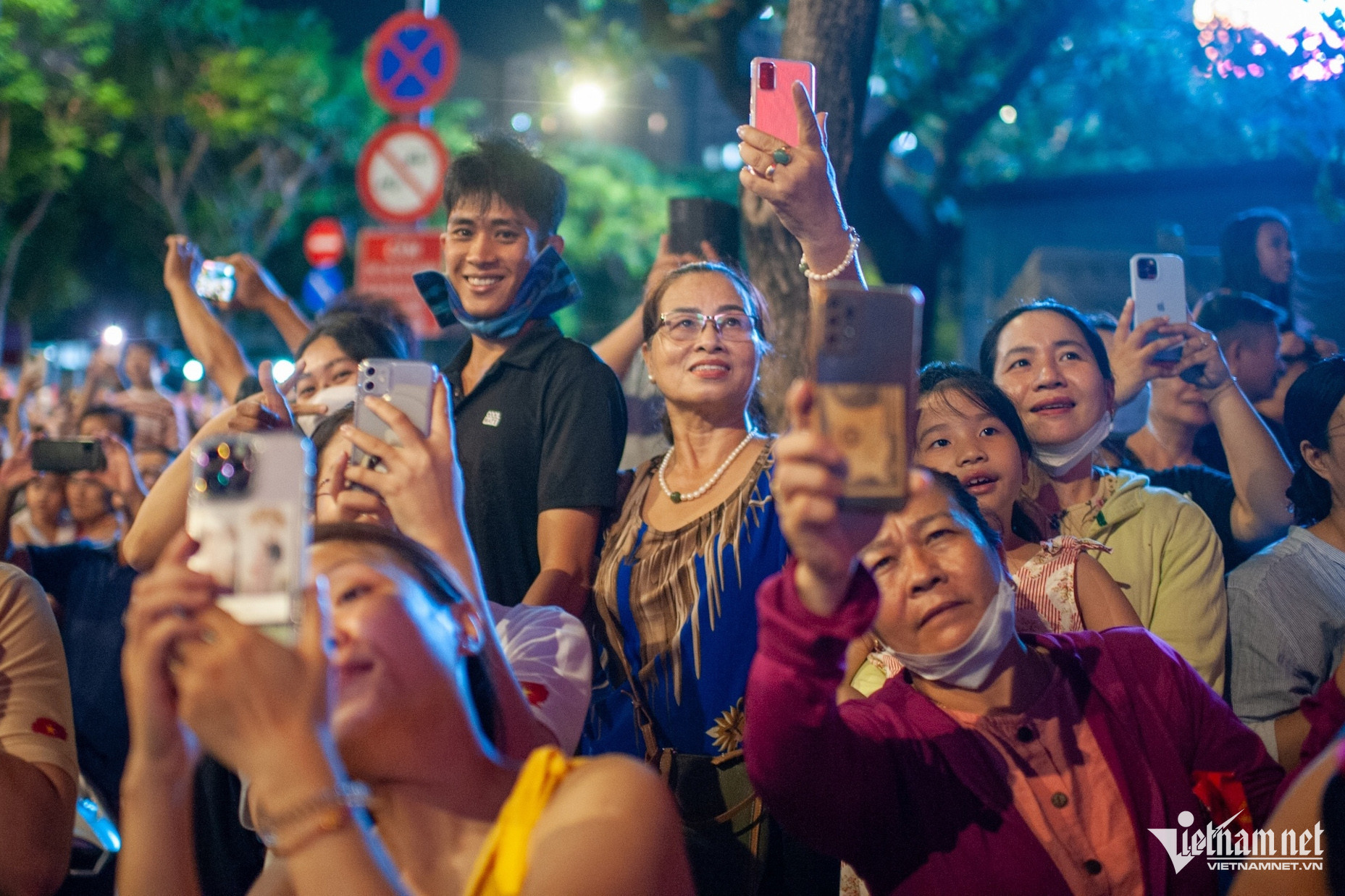 saigon fireworks13.jpg