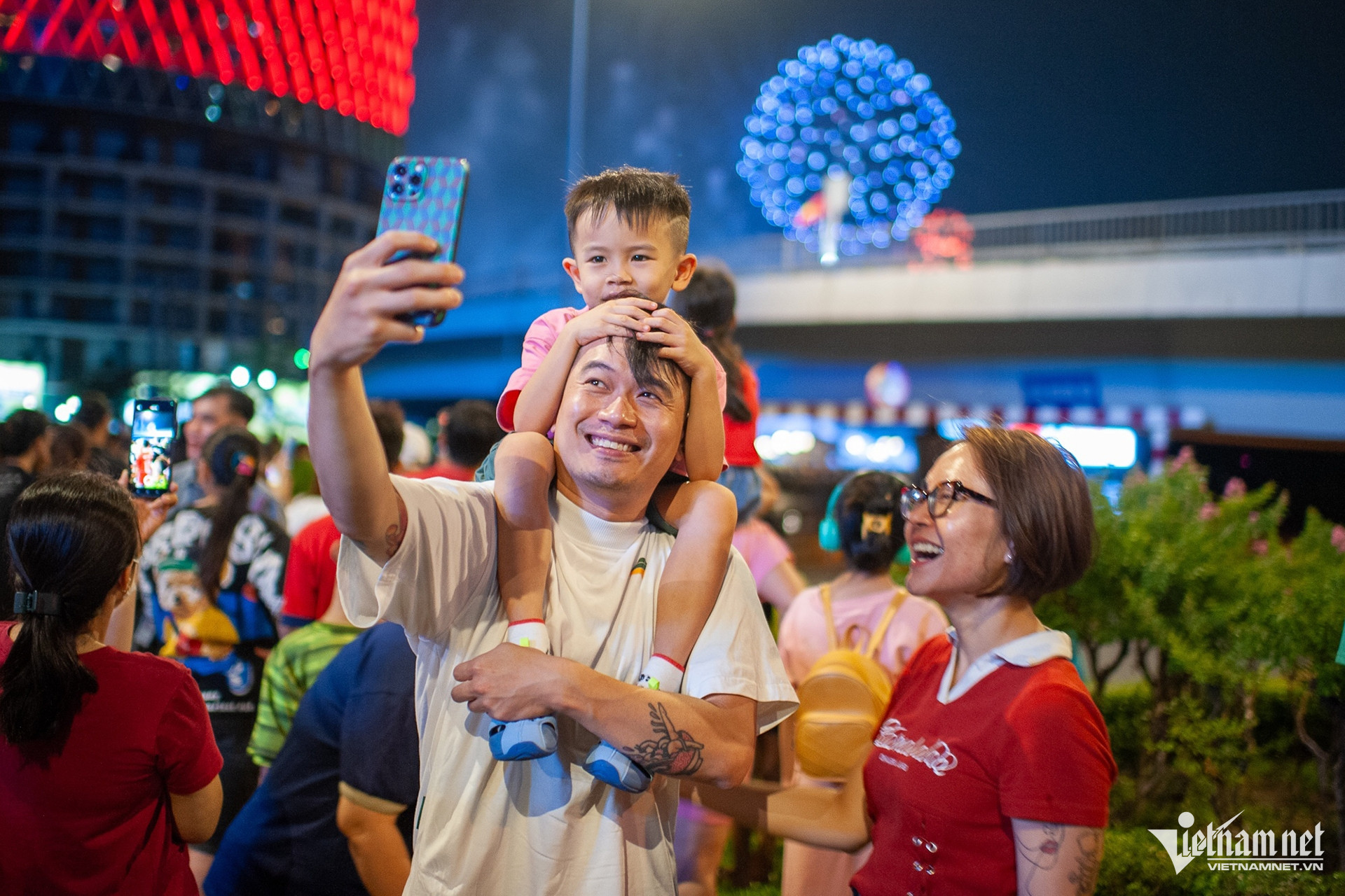 saigon fireworks9.jpg