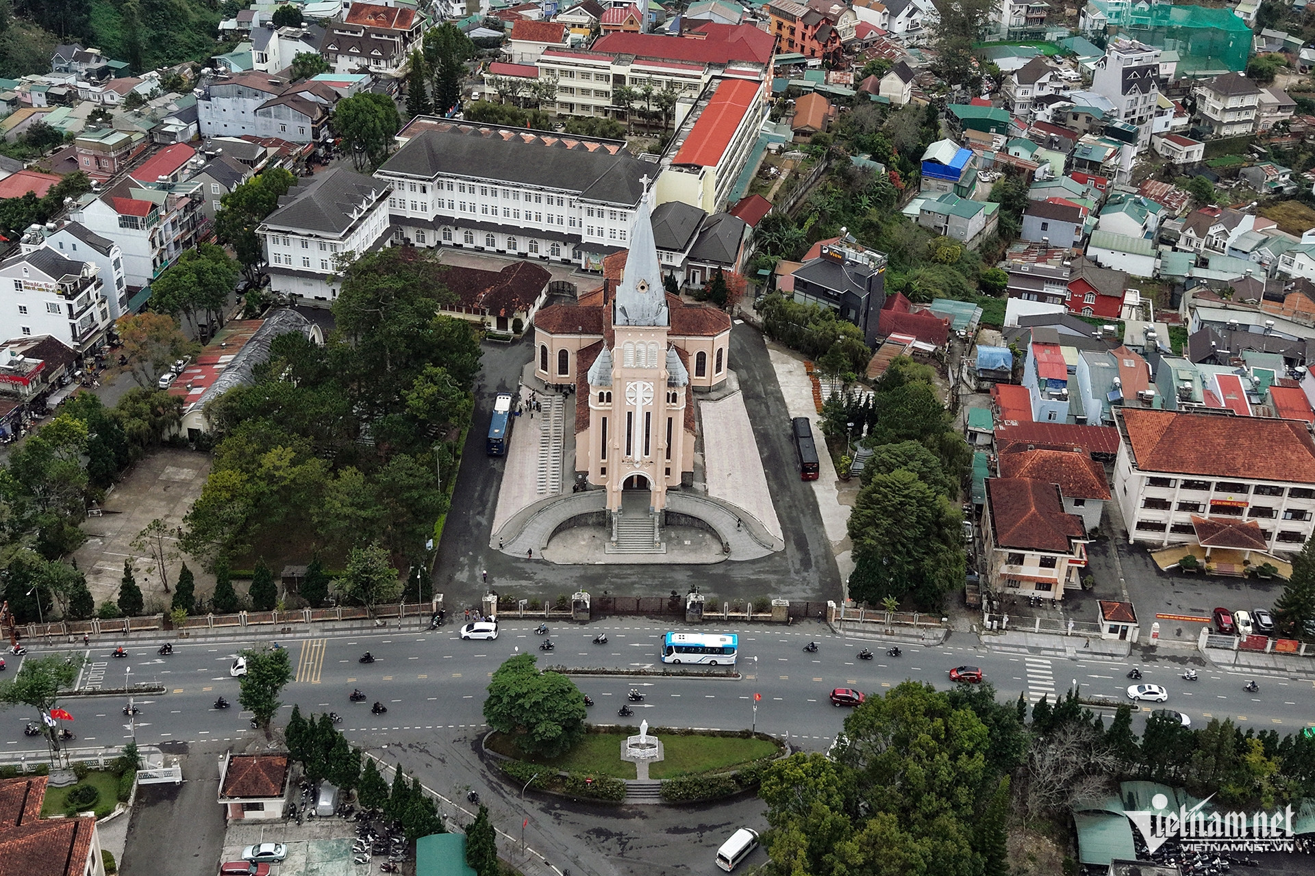 con ga church.jpg