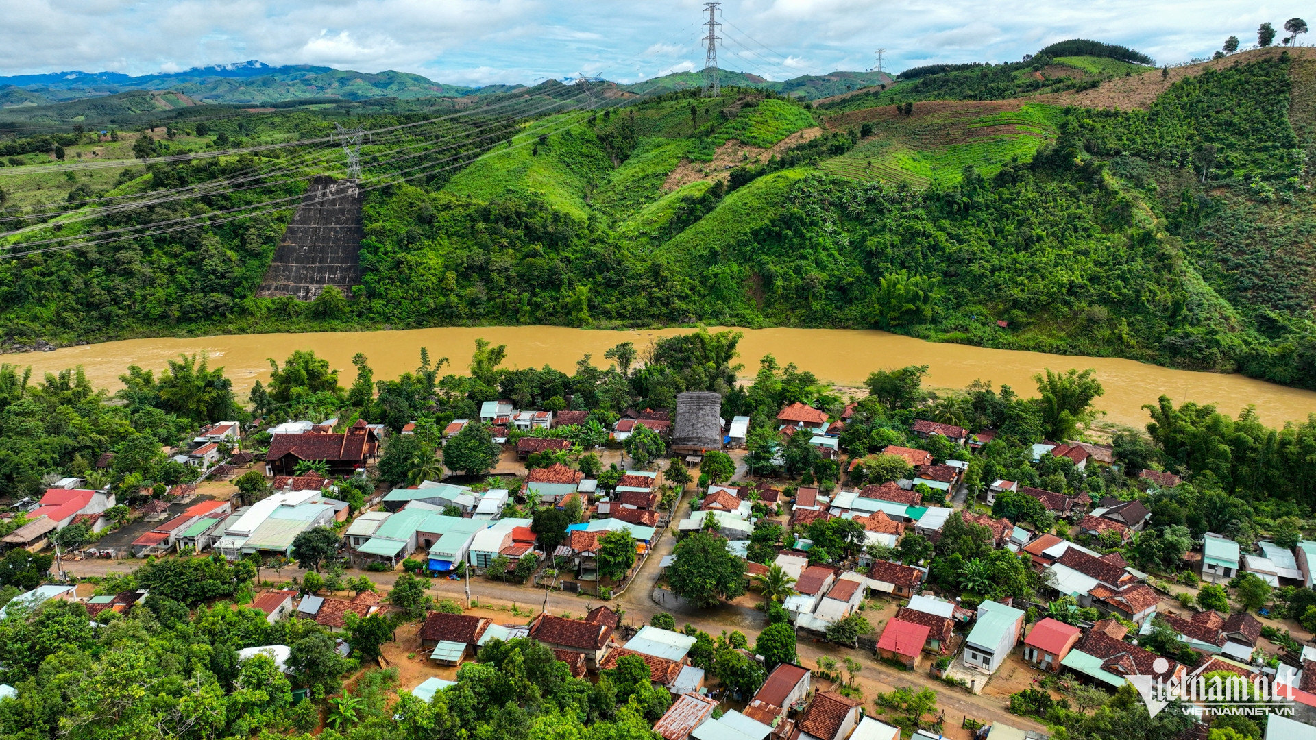 W-Kon Tum Nguyễn Huế (1).jpg