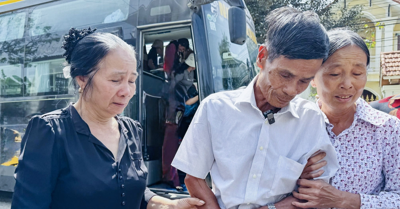 Vietnamese soldier believed dead returns after 45 years