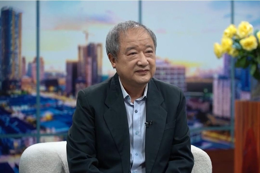 Artist, returning to school in middle age, succeeds as award-winning filmmaker
