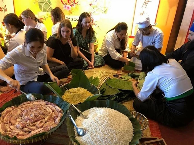 Local university debuts Vietnamese culture education for foreigners