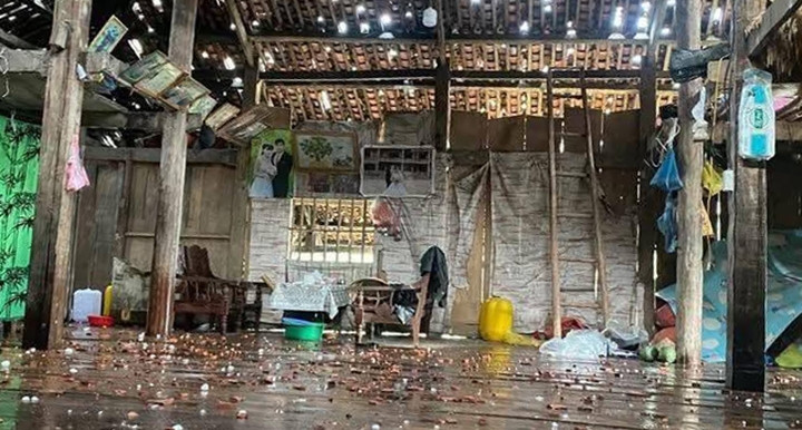 Hailstorm batters Ha Giang, damages rooftops and farmland