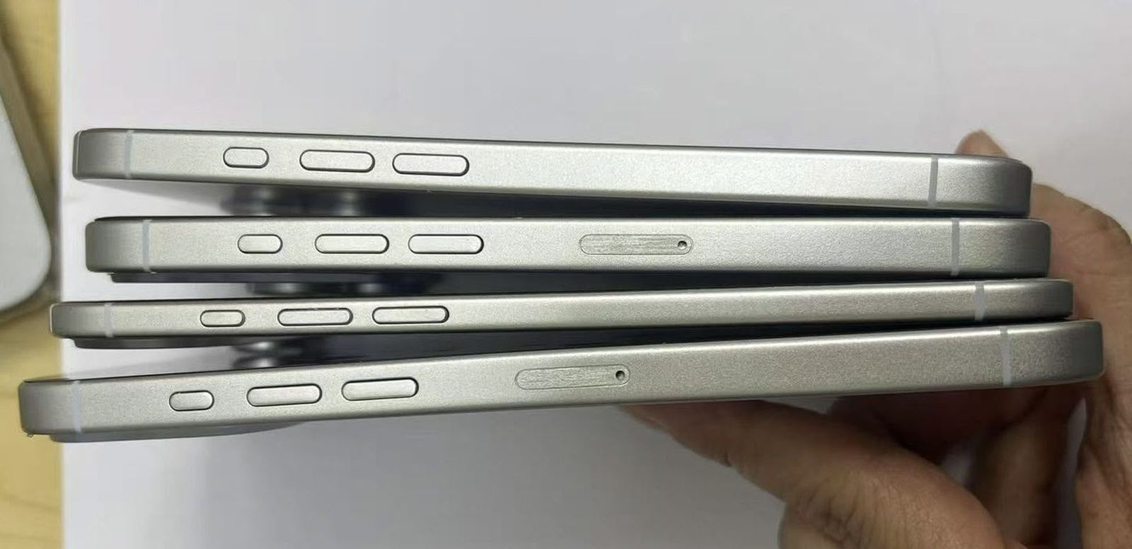 iphone 17 dummies sonny d e1745485975355.jpeg