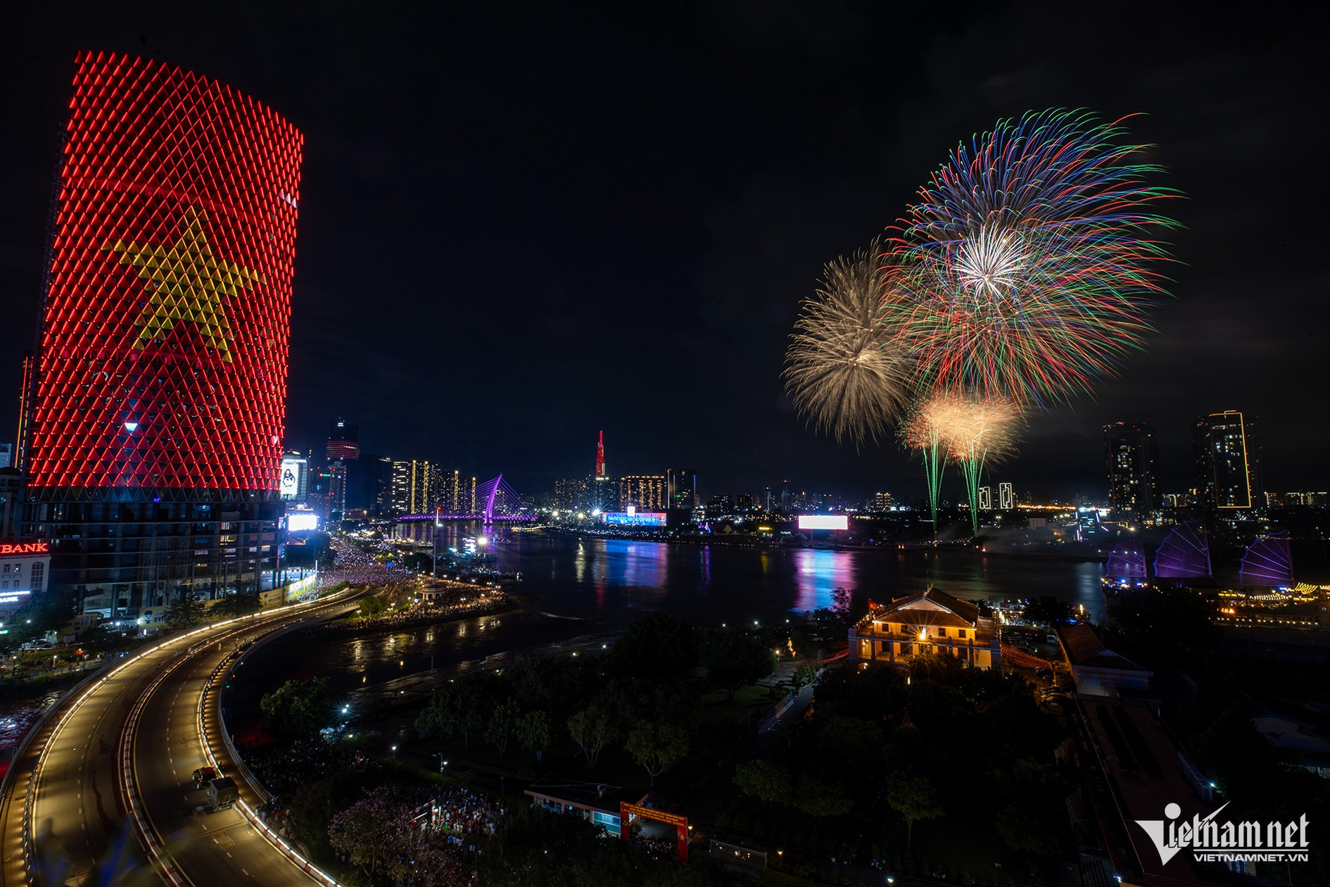 hcm city2.jpg