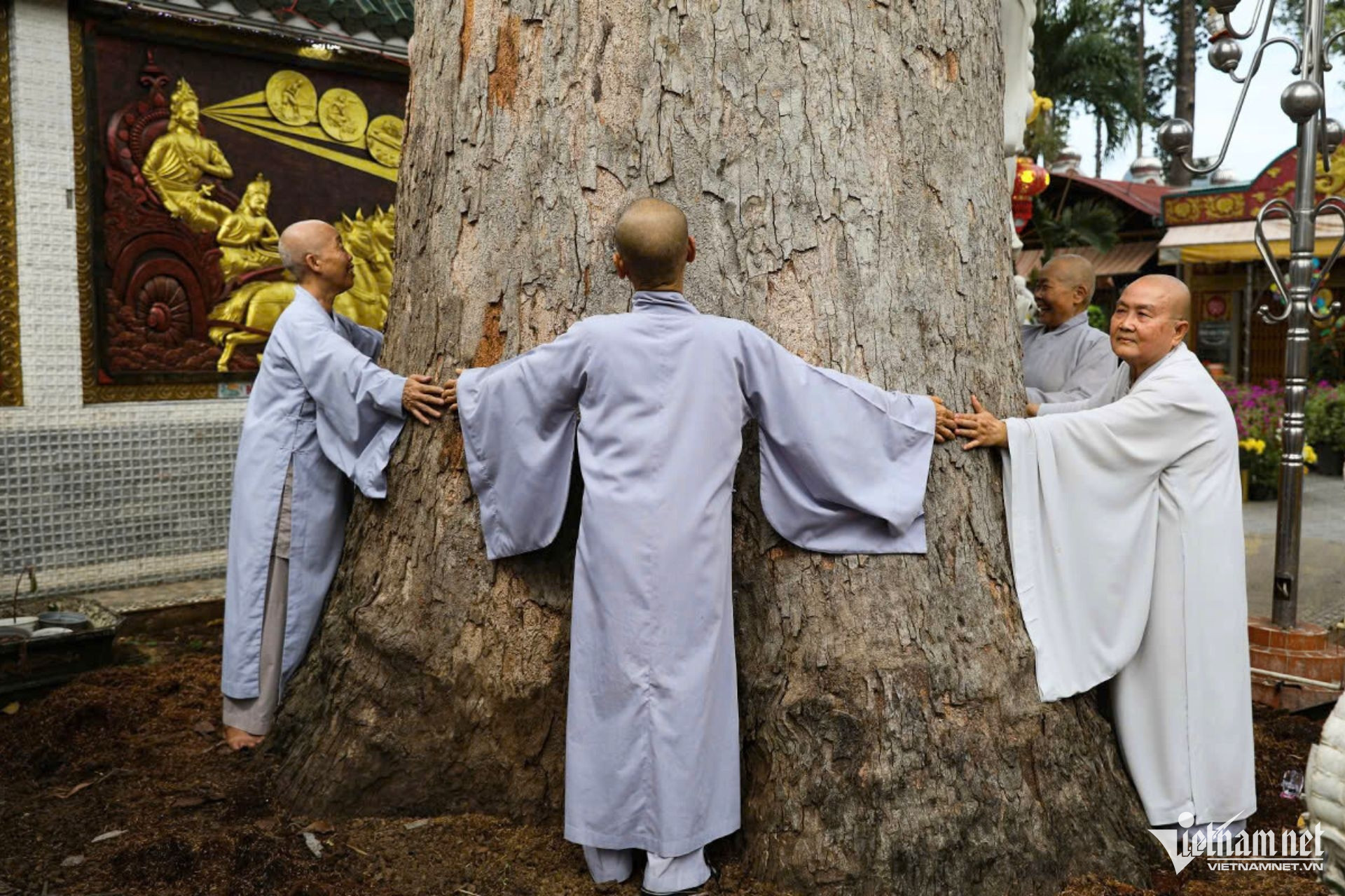 W-chua hoang an2.jpg