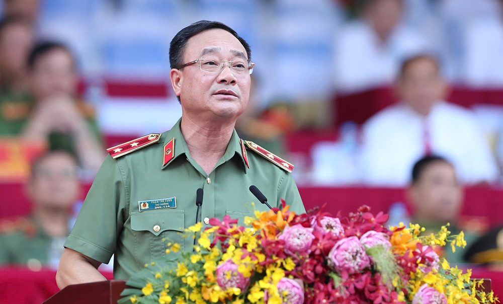 cong an tphcm xuat quan 1.png