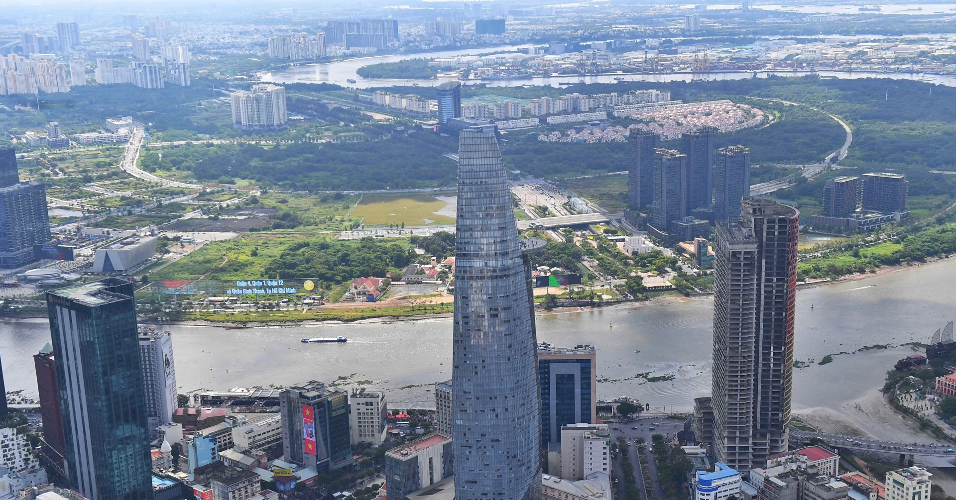 Ho Chi Minh City seen from the sky: 50 years of vibrant transformation