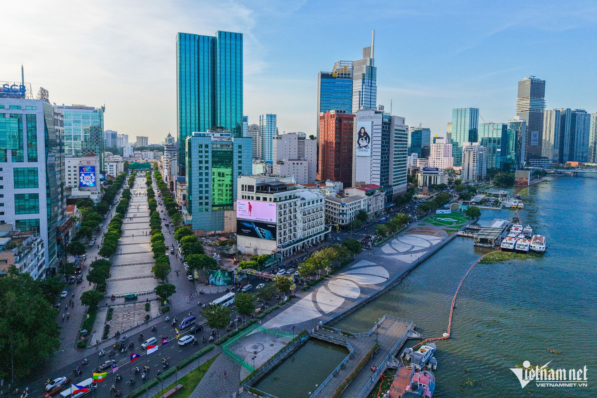 hcm-city10-9127.jpg?width=0&s=mi-9EoIkG5NK38Nq4h4-NA