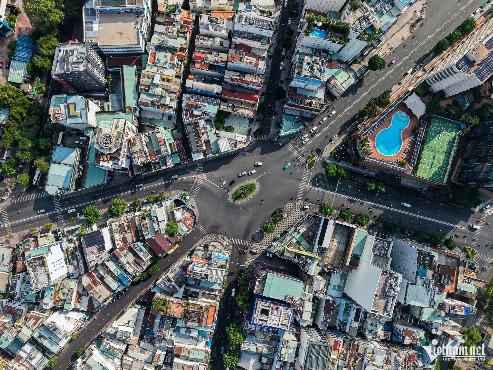 hcm-city8-9125.jpg?width=0&s=oK8ZHY5SYieJq3jKdShrRA