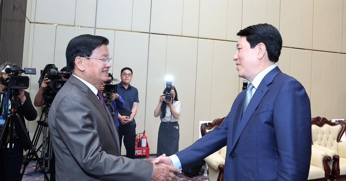 Laos leader hails April 30 as a glorious victory for Vietnam