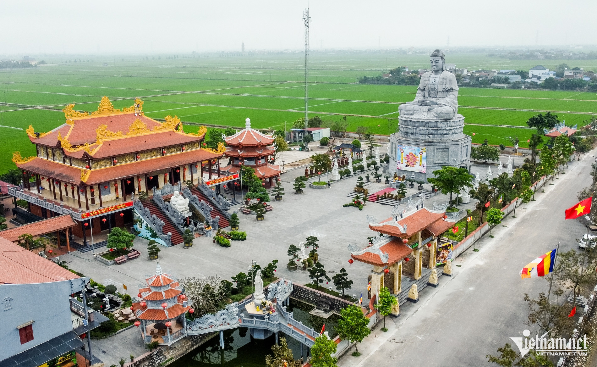 vietnam pagoda.jpg