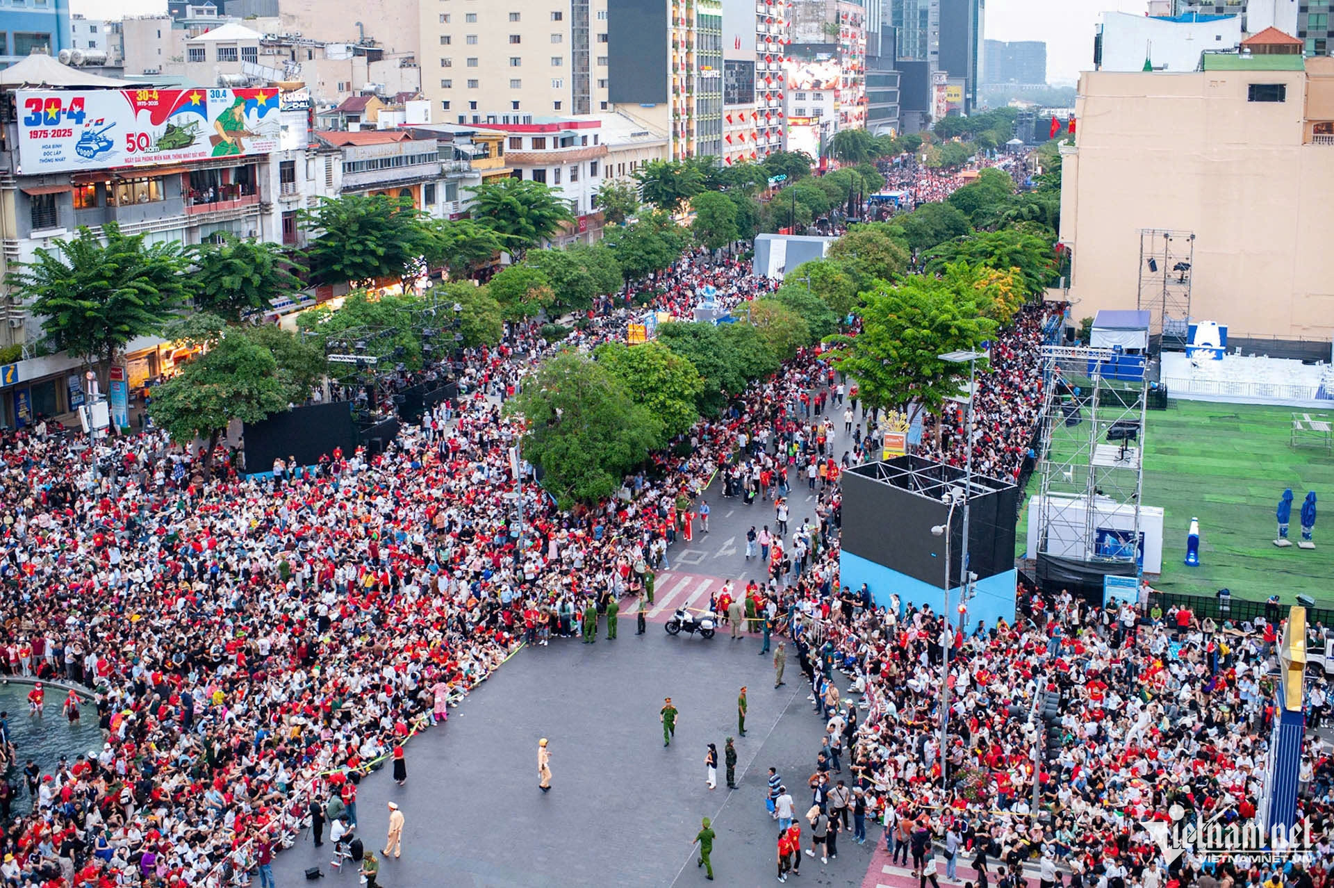 W-nguyễn huệ.jpg