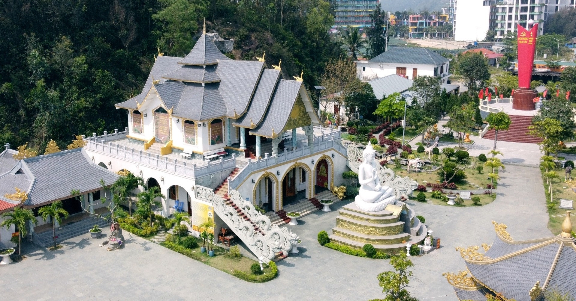 Khmer-style pagoda by Thanh Hoa’s coast honors sacred sea spirits