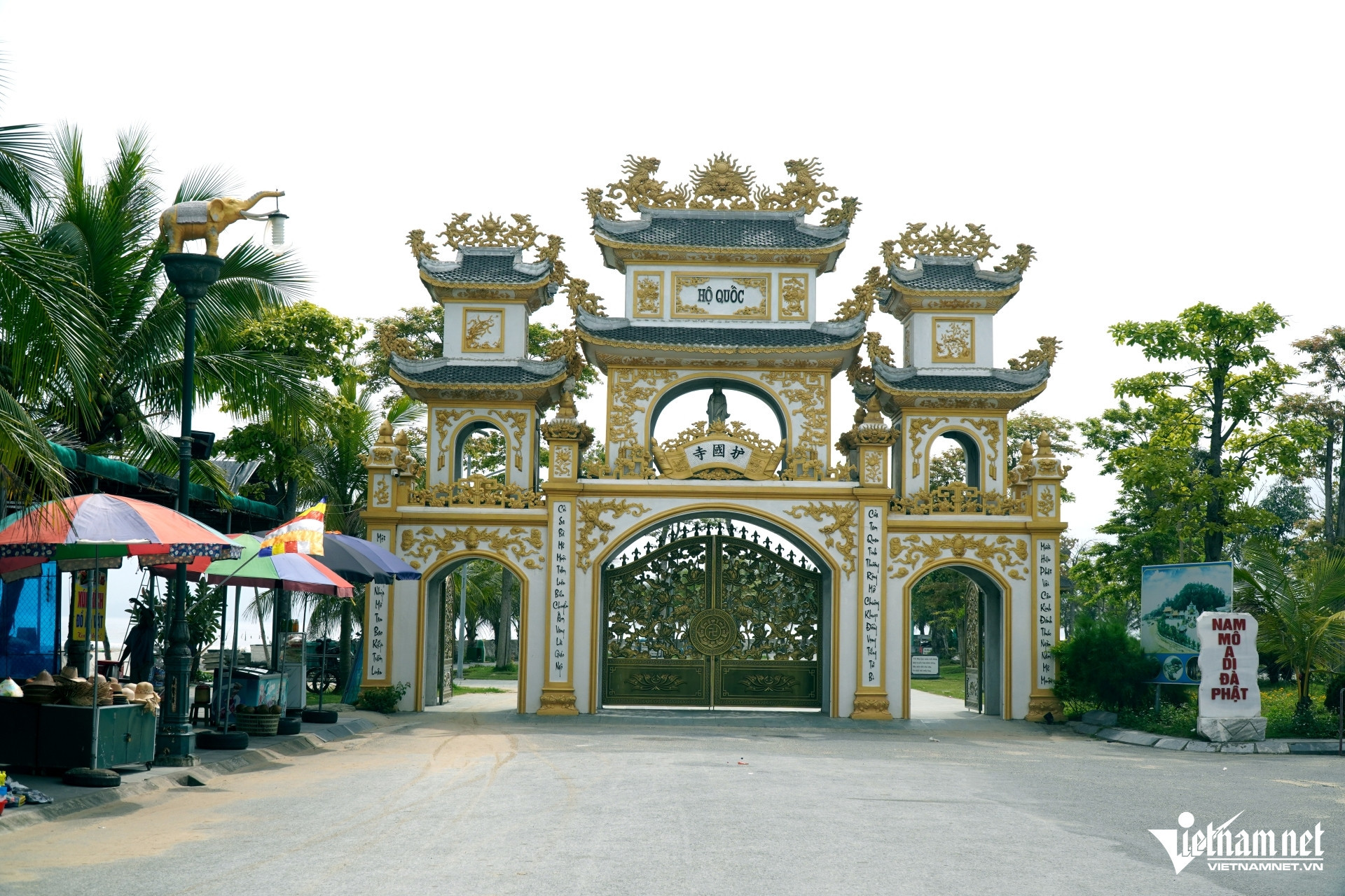 vietnam pagoda3.jpg