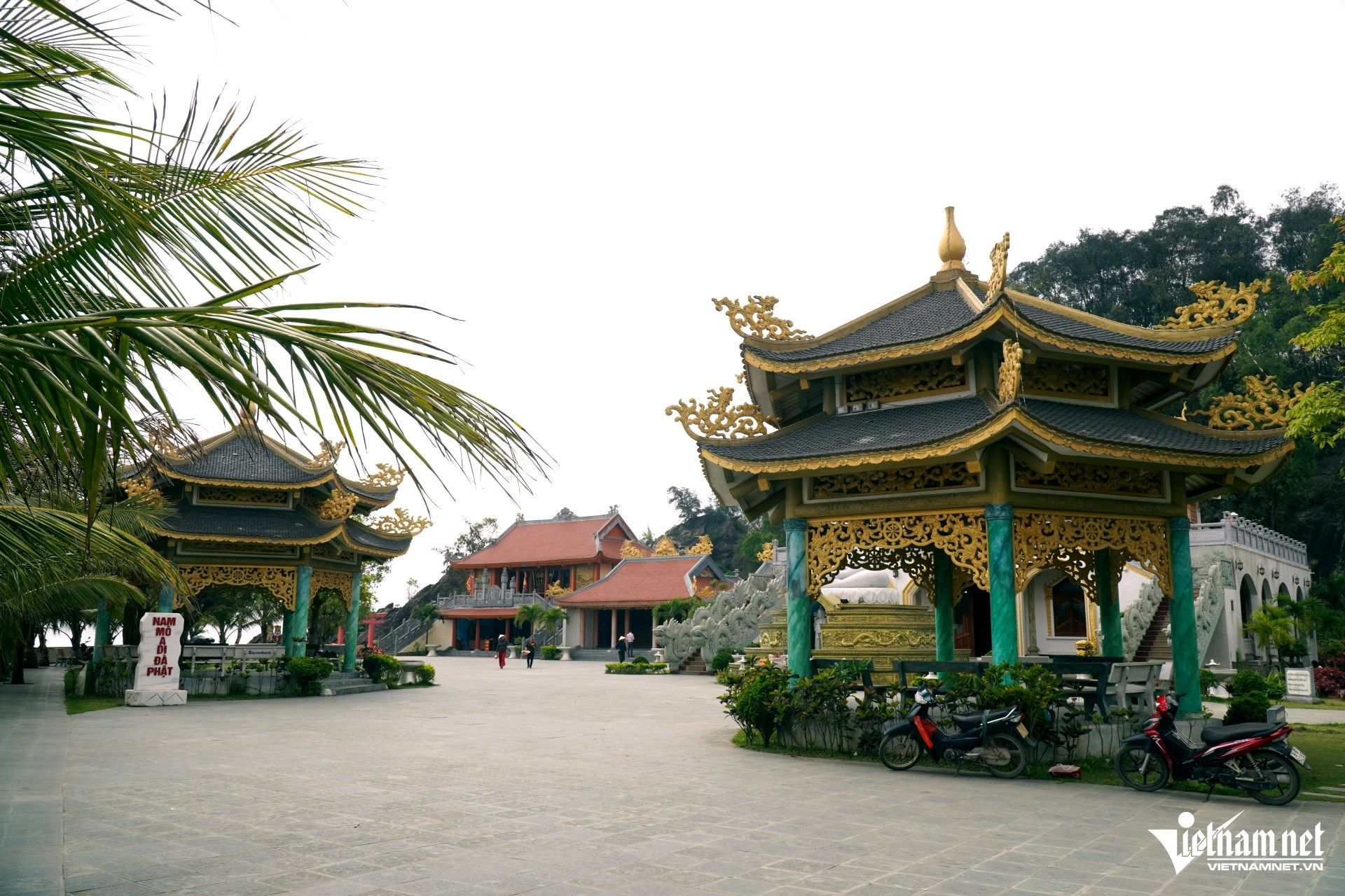 vietnam pagoda5.jpg