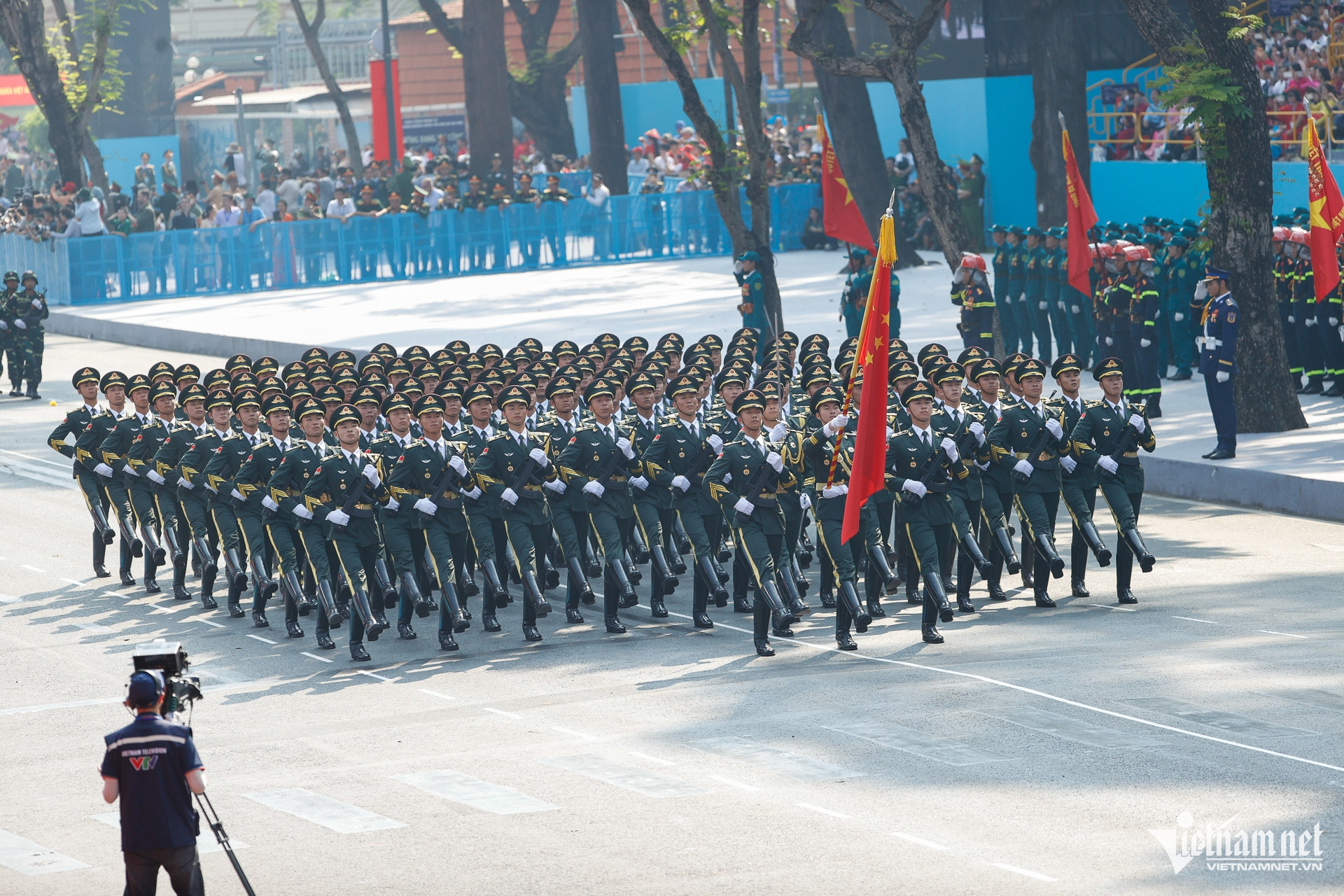 vietnam parade.jpg