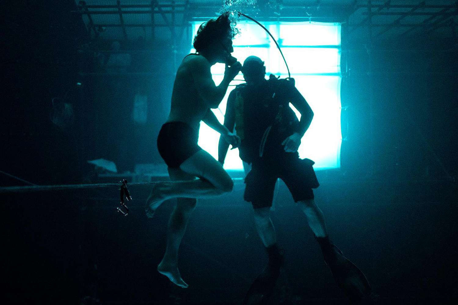 mission impossible final reckoning tom cruise filming underwater 021125 7b586ec6f87f4a95ae97f8505c8b0bb9.jpg