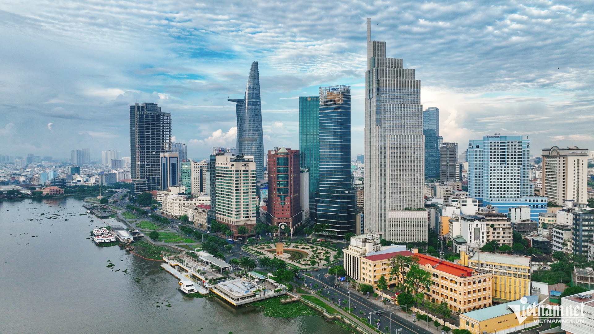 W-trung tam tai chinh.jpg