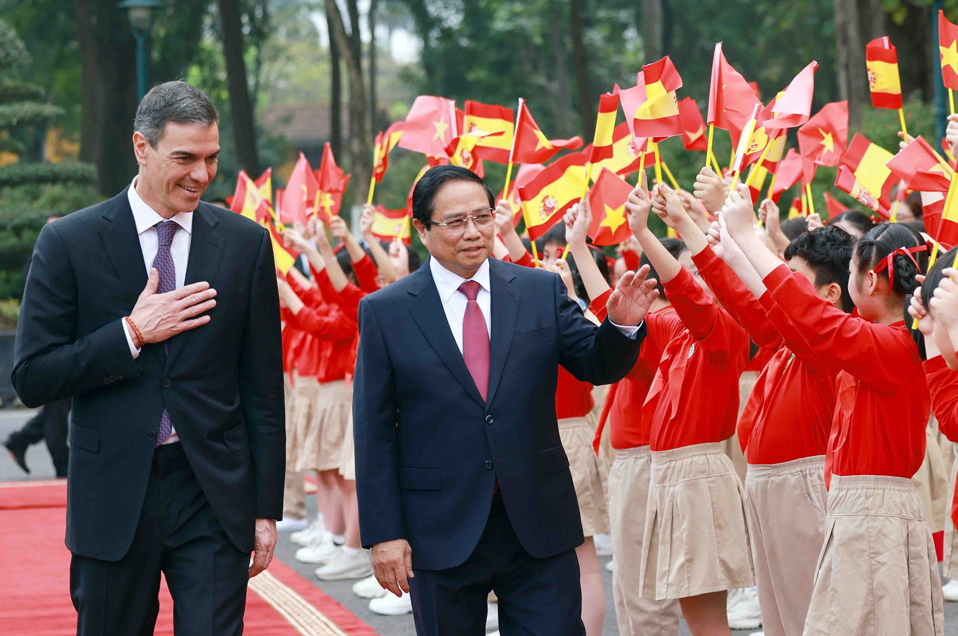 spanish pm in vietnam.jpg1.jpg