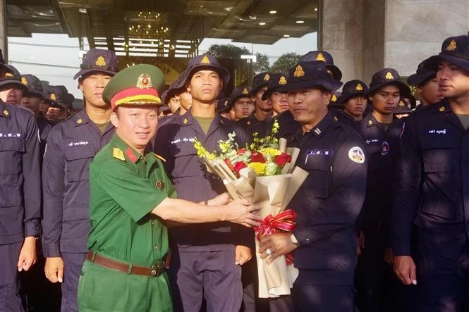 Ceremony held to see off international military delegations after parade